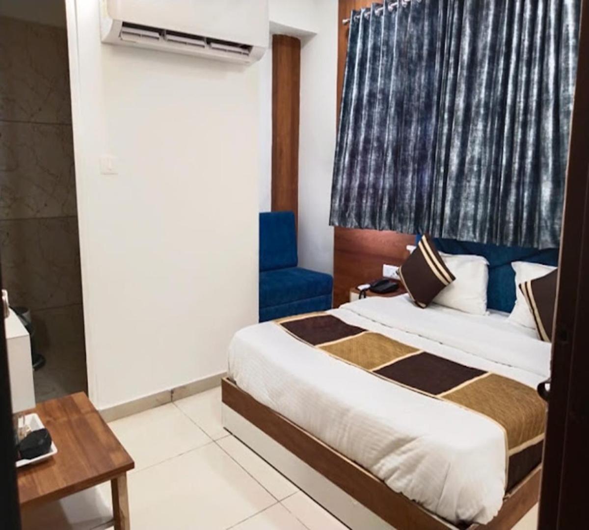 Galaxy Inn Hotel Ahmedabad Exterior photo