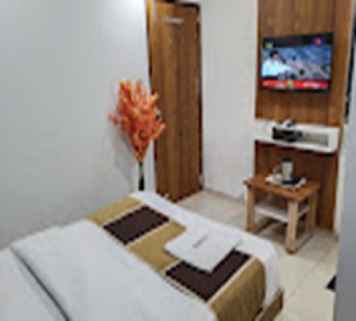 Galaxy Inn Hotel Ahmedabad Exterior photo