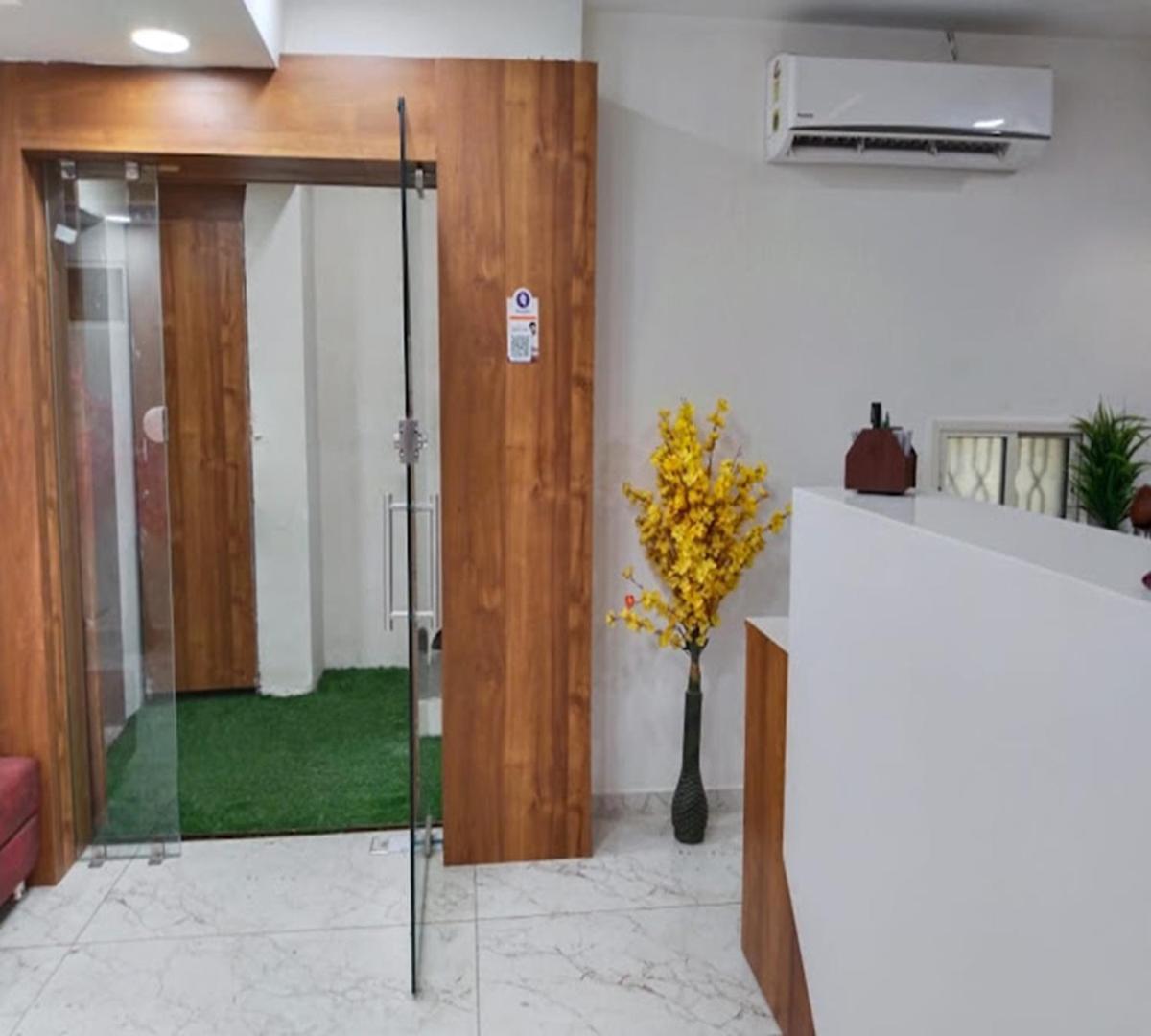 Galaxy Inn Hotel Ahmedabad Exterior photo