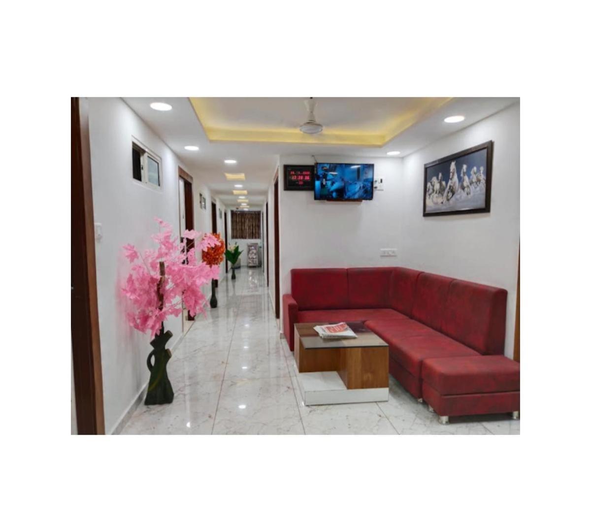 Galaxy Inn Hotel Ahmedabad Exterior photo